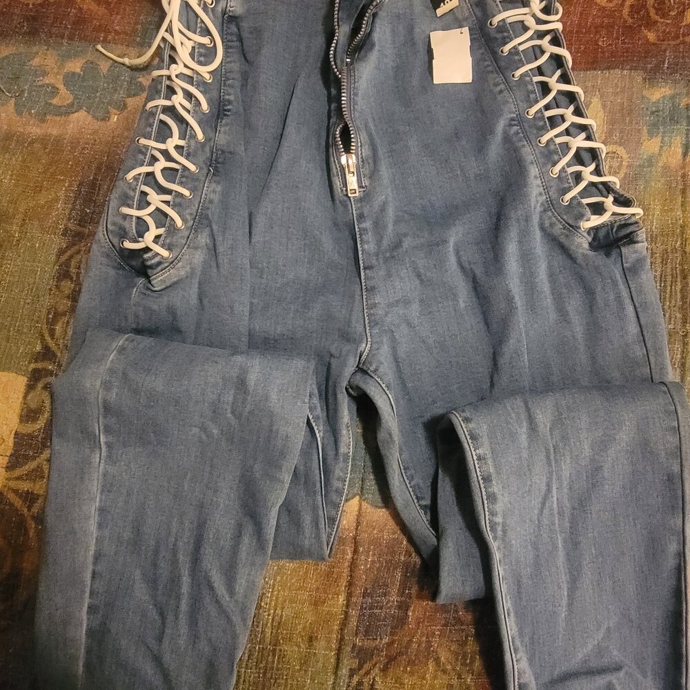 Akira NWT women's stonewash laceup straight leg jeans size 19